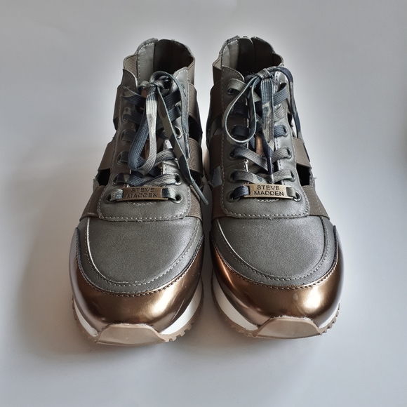 Steve Madden Sneaker - Picture 2 of 8